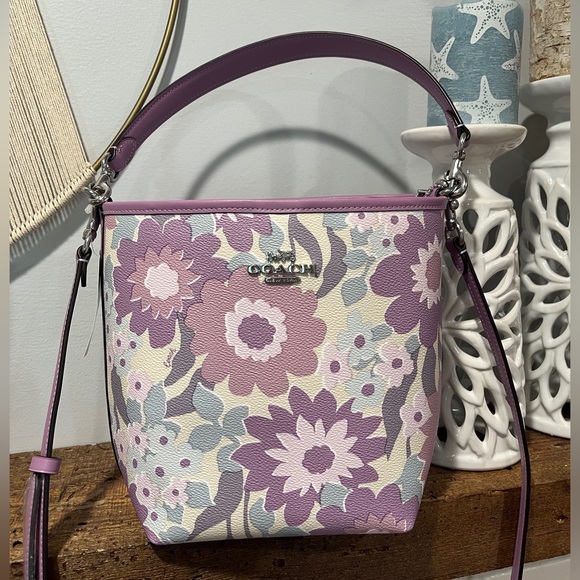💜New! Coach! - Picture 2 of 16